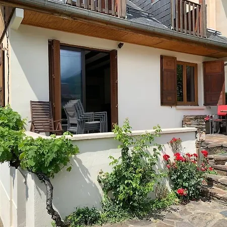 Du Lys De Luchon فيلة